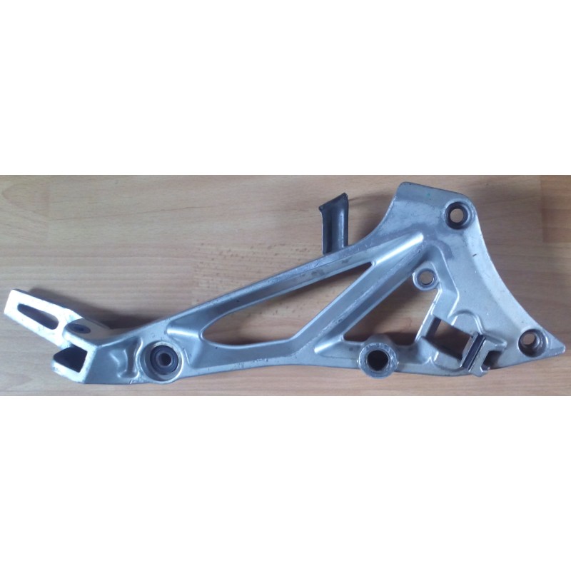 Platine repose pied Suzuki 550 GSX 1983-1987