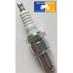 Bougie d'allumage NGK type BPR8ES (3923)
