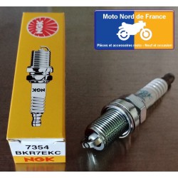 2 Bougies NGK type BKR7EKC pour BMW HP2 1200 Megamoto 2007-2010