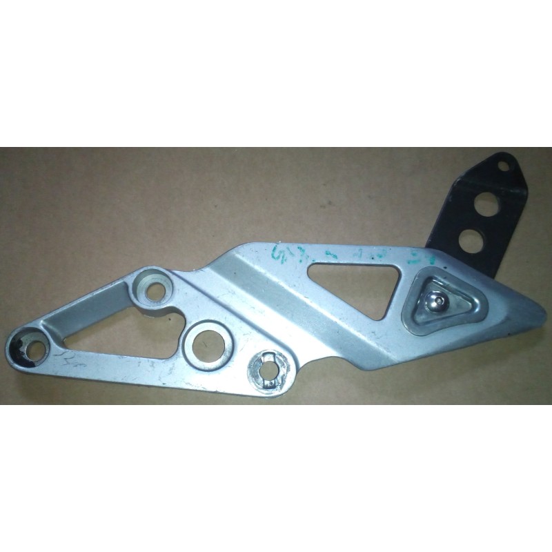 Platine repose pied Suzuki 1100 GSX-R 1993-1998